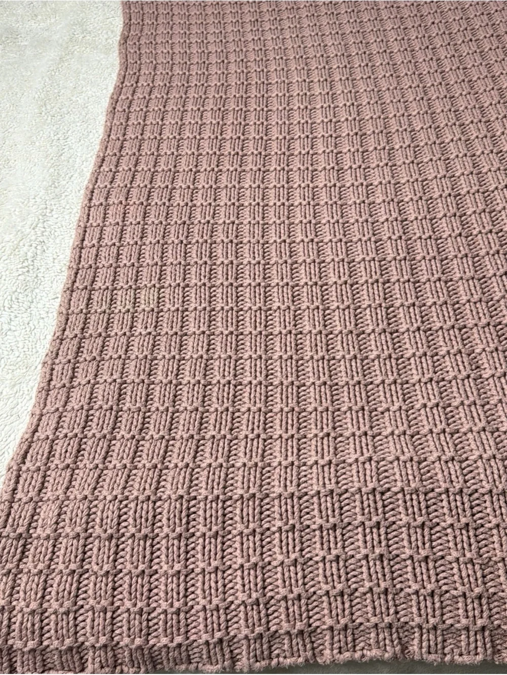 Fieldcrest luxury 100% Cotton handmade 50”x60” Mauve Knit Throw Blanket